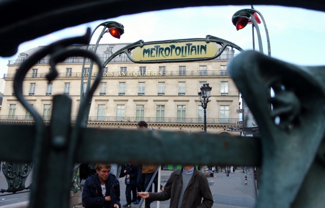 PARIS 270 640x411