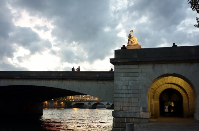 PARIS 323 640x422